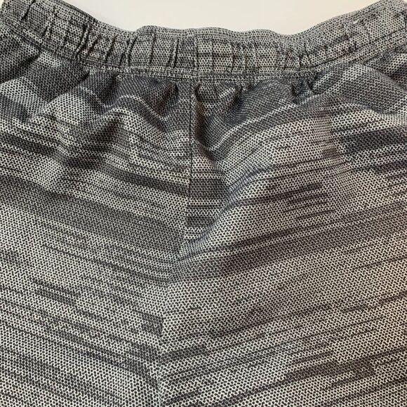 Old Navy Sport Short - Picture 3 of 6